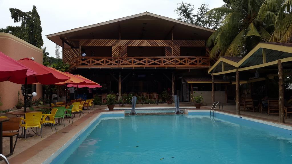 Sir Max Hotel Kumasi Esterno foto