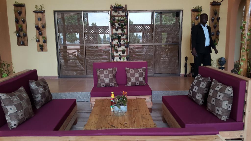 Sir Max Hotel Kumasi Esterno foto