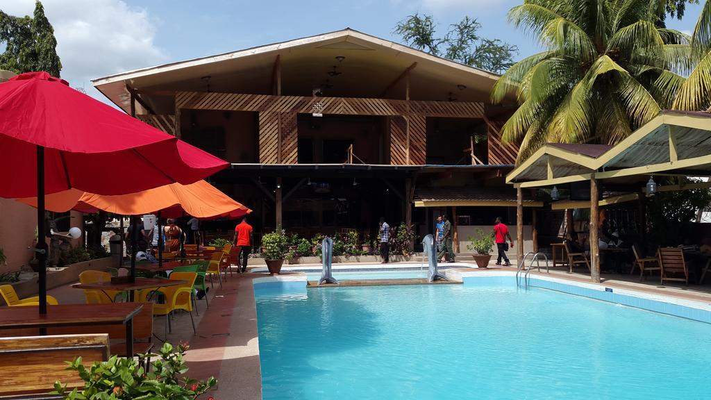 Sir Max Hotel Kumasi Esterno foto
