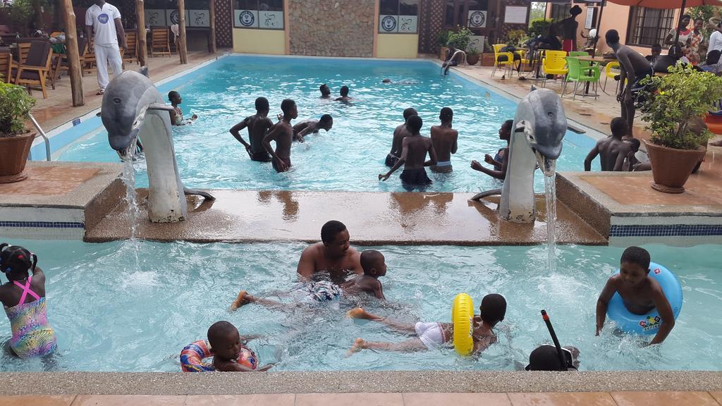 Sir Max Hotel Kumasi Esterno foto