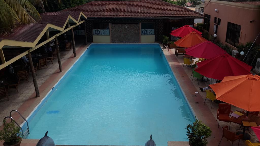 Sir Max Hotel Kumasi Esterno foto