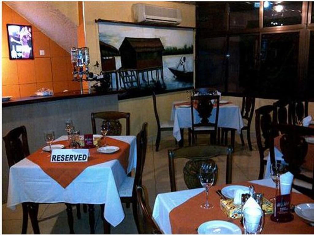 Sir Max Hotel Kumasi Esterno foto